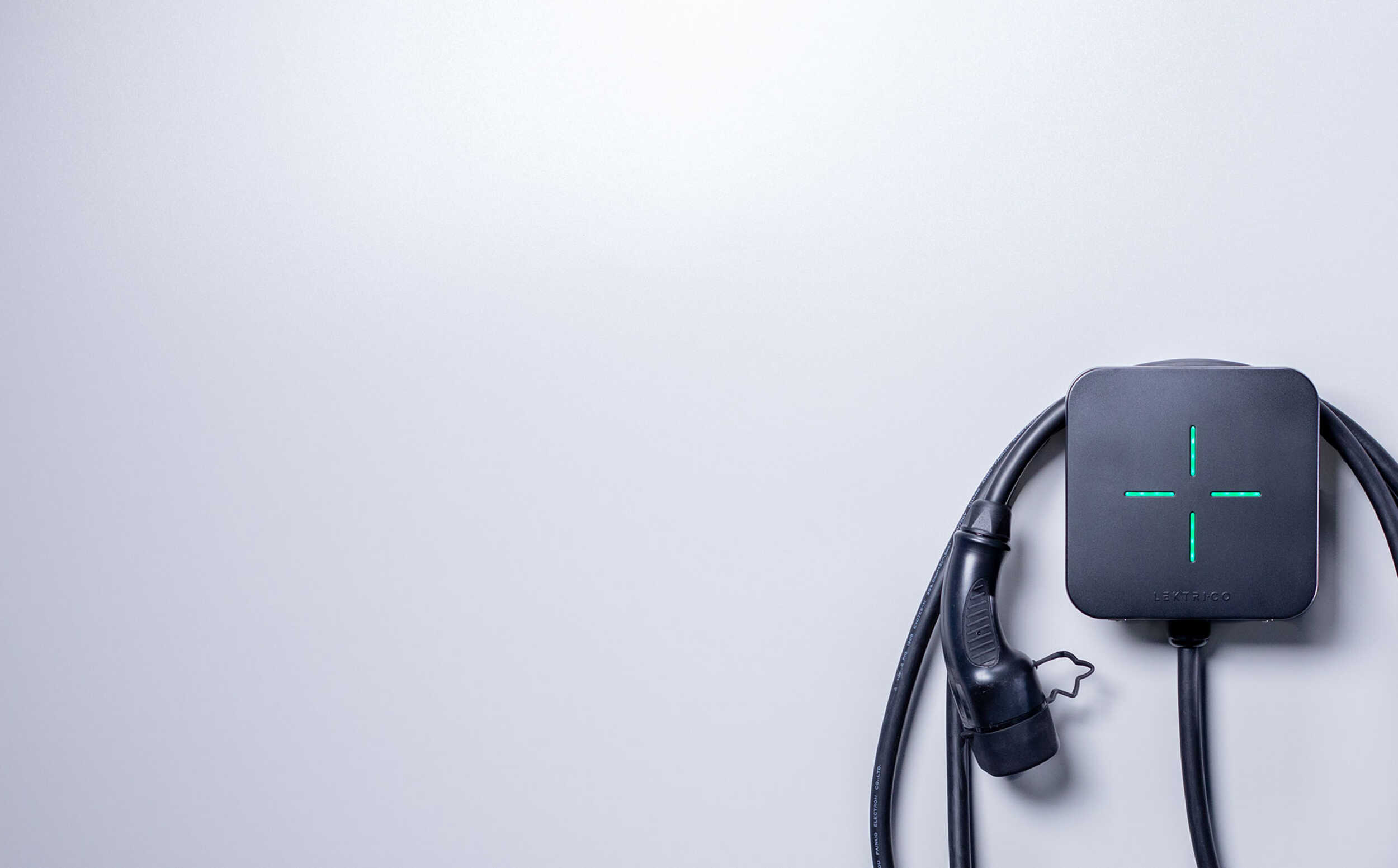 Statie de Incarcare Masini Electrice LEKTRI.CO 1P7K + EM, monofazat, 7.4 kW, 32A, Type 2, cablu 5m Wi-Fi